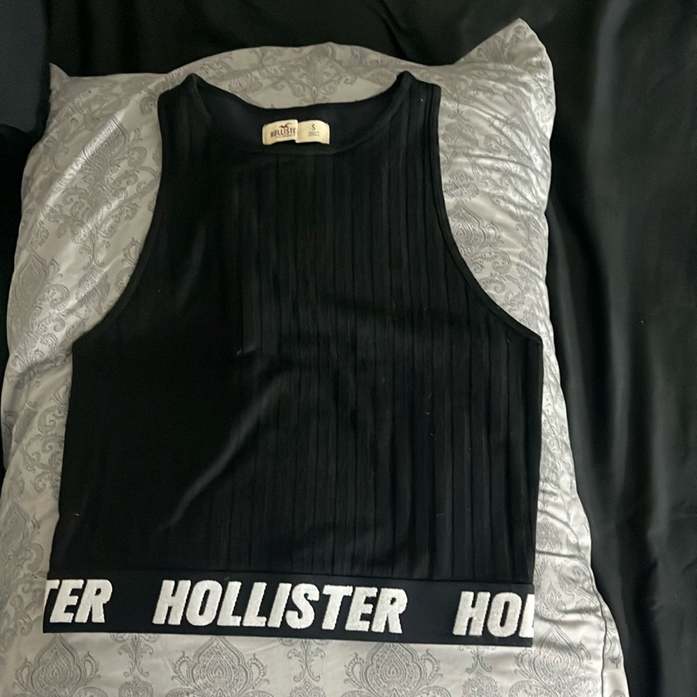 Cropped black tank top from Hollister